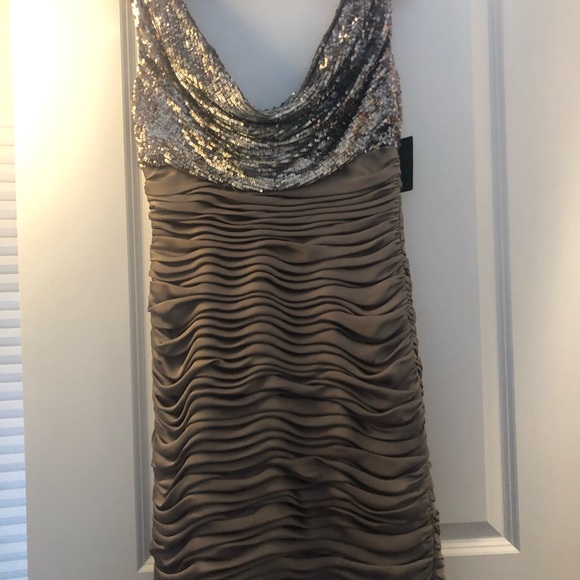 NEW!! Short formal dress - Picture 8 of 15
